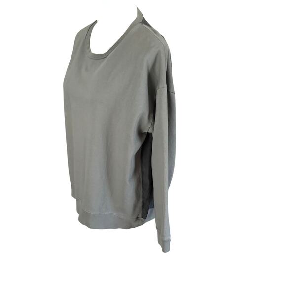 Closed Gray Sweatshirt Size Medium Two Panel Fabric - Picture 3 of 9